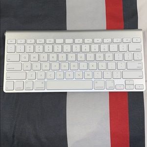 Apple wireless keyboard